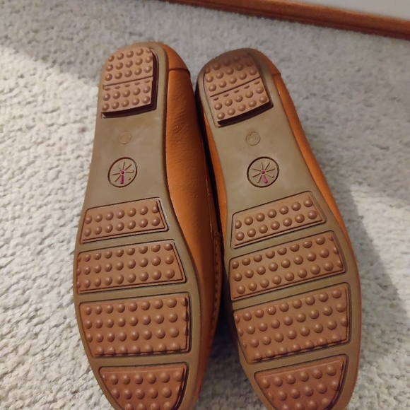 Isaac Mizrahi Live! Tan Leather Loafers - Picture 4 of 6